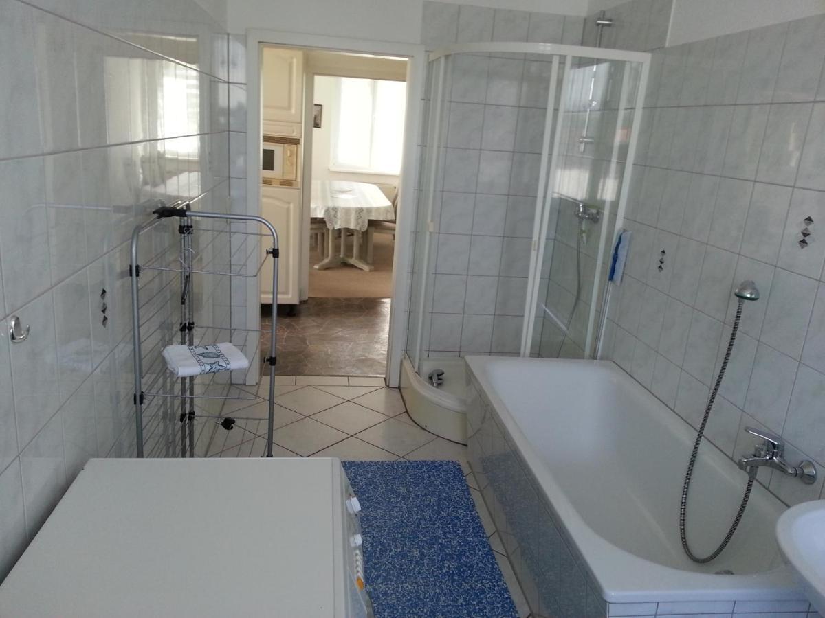 Grosse Wohnung Nossentiner Huette Exterior foto